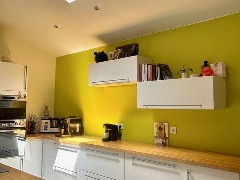   Location Maison/villa 6 pi�ces Maison - 6 pi�ce(s) - 177 m�