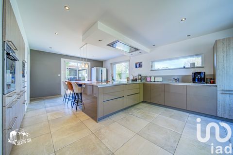   Vente Maison/villa 10 pi�ces Maison - 10 pi�ce(s) - 250 m�