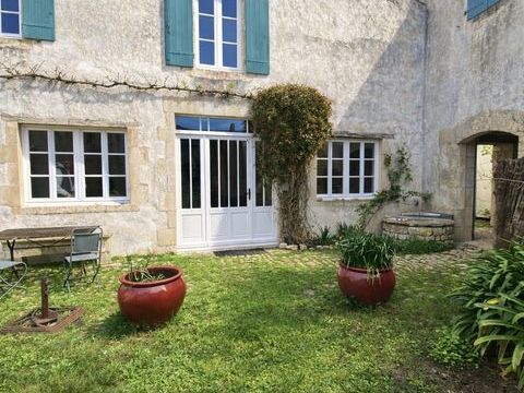   Vente Maison/villa 8 pi�ces Maison - 8 pi�ce(s) - 230 m�