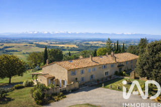  Maison � vendre 15 + pi�ces 660 m�