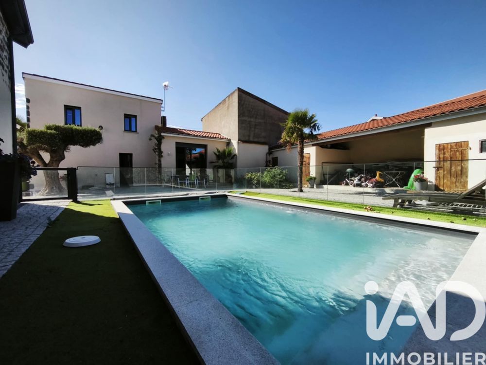 � vendre  Maison Saint-Beauzire (63360)