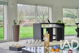  Villa � vendre 9 pi�ces 244 m�