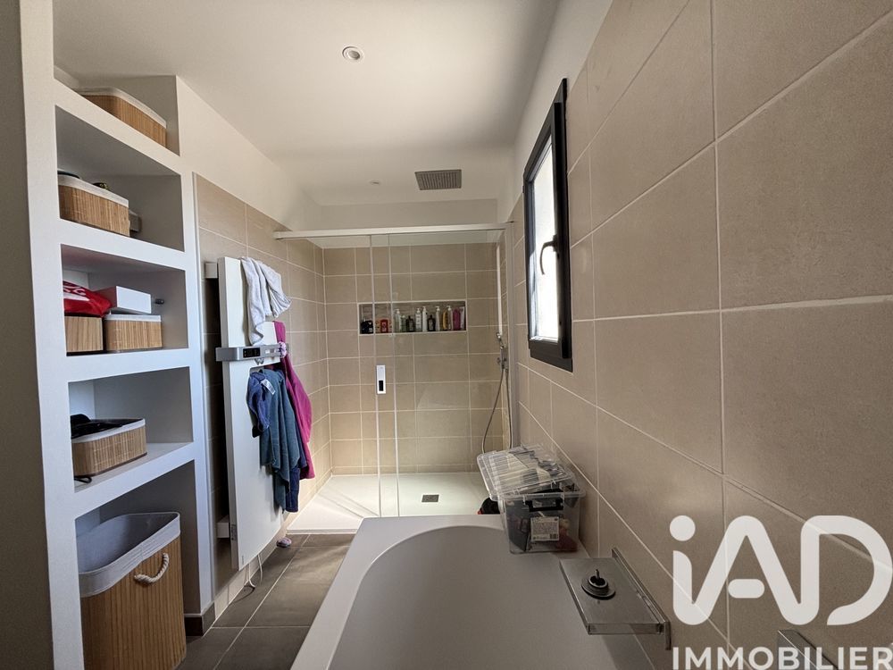 � vendre  Villa Nimes (30900)