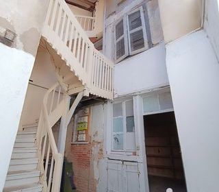  Immeuble � vendre 331 m�