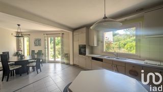  Villa � vendre 8 pi�ces 210 m�