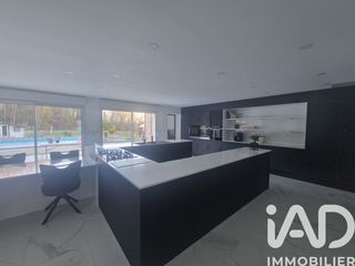  Maison � vendre 15 + pi�ces 515 m�