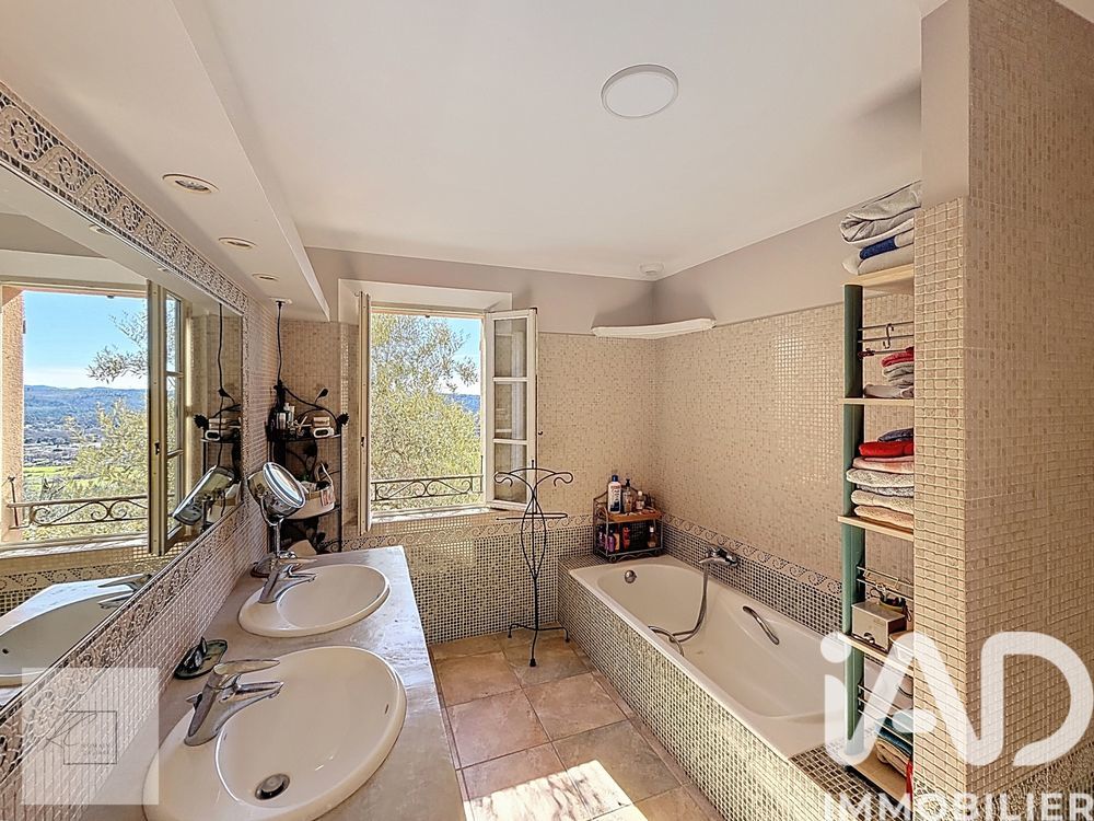 � vendre  Maison Montauroux (83440)