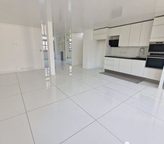  Appartement � louer 4 pi�ces 95 m�