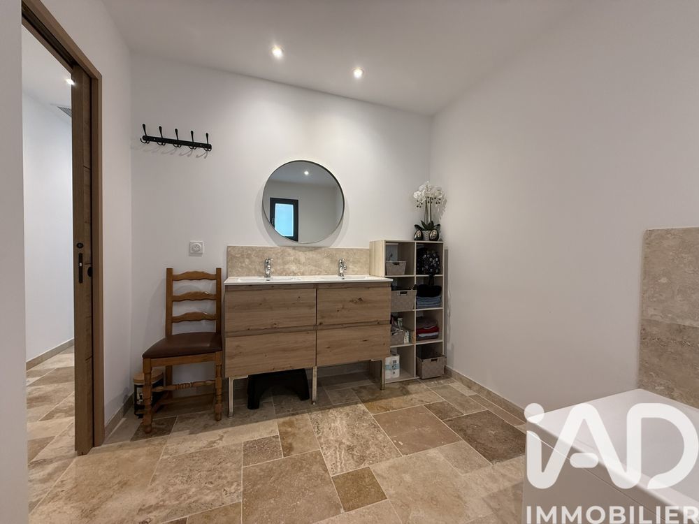 � vendre  Maison Faucon (84110)