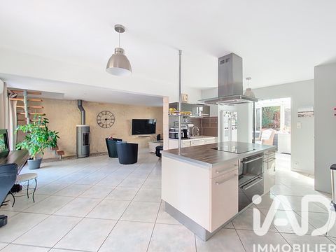   Vente Maison/villa 6 pi�ces Maison - 6 pi�ce(s) - 230 m�