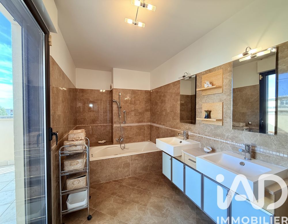 � vendre  Appartement Hy�res (83400)