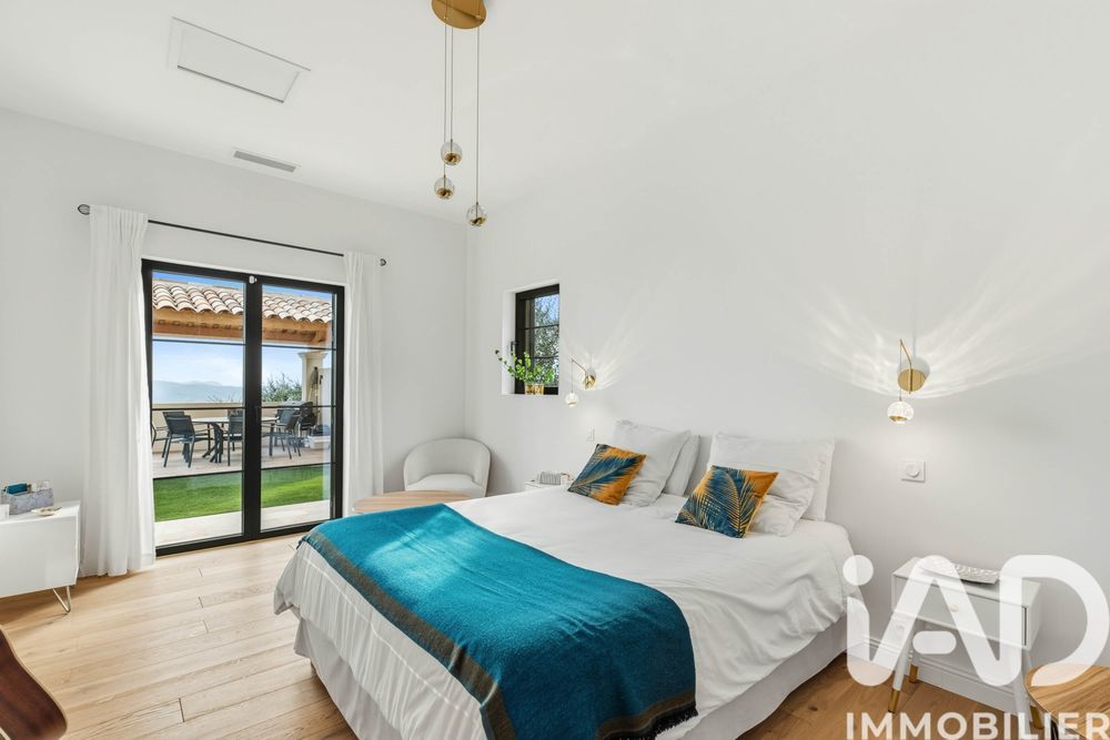 � vendre  Villa Sp�rac�des (06530)