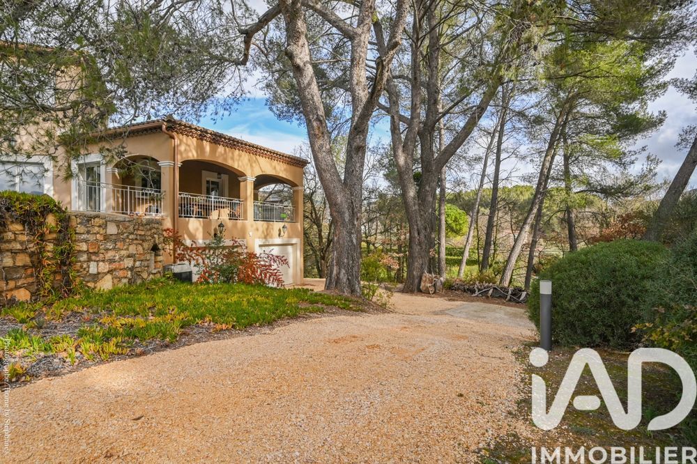 � vendre  Maison Saint-Zacharie (83640)