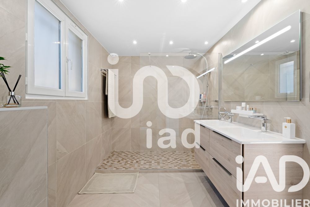 � vendre  Maison Saint-Laurent-du-Var (06700)