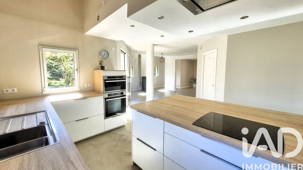 � vendre  Villa Ch�teau-Gaillard (01500)