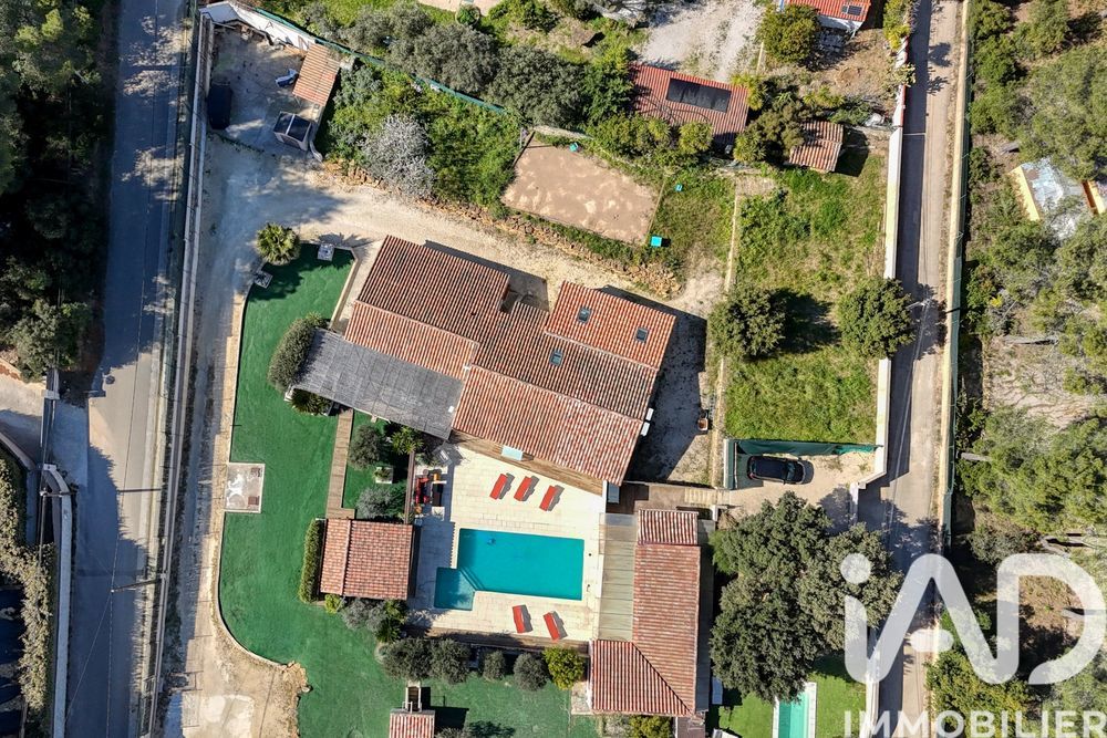 � vendre  Maison La Cadi�re-d'Azur (83740)