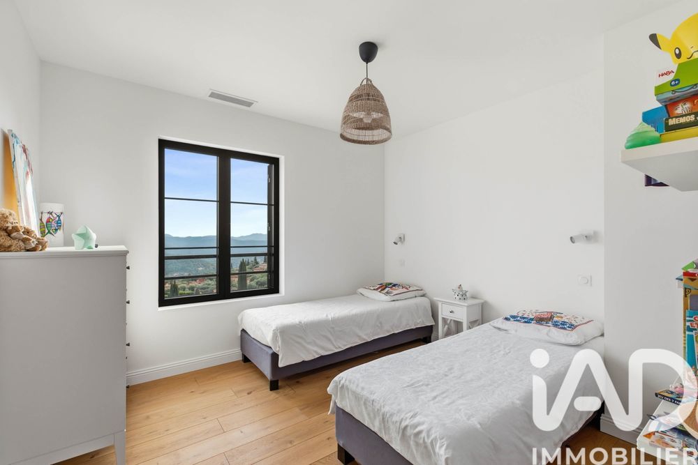 � vendre  Villa Sp�rac�des (06530)