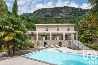  Villa � vendre 8 pi�ces 200 m�