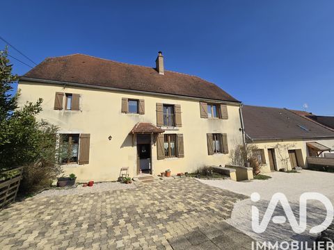   Vente Maison de village 7 pi�ces Maison - 7 pi�ce(s) - 212 m�