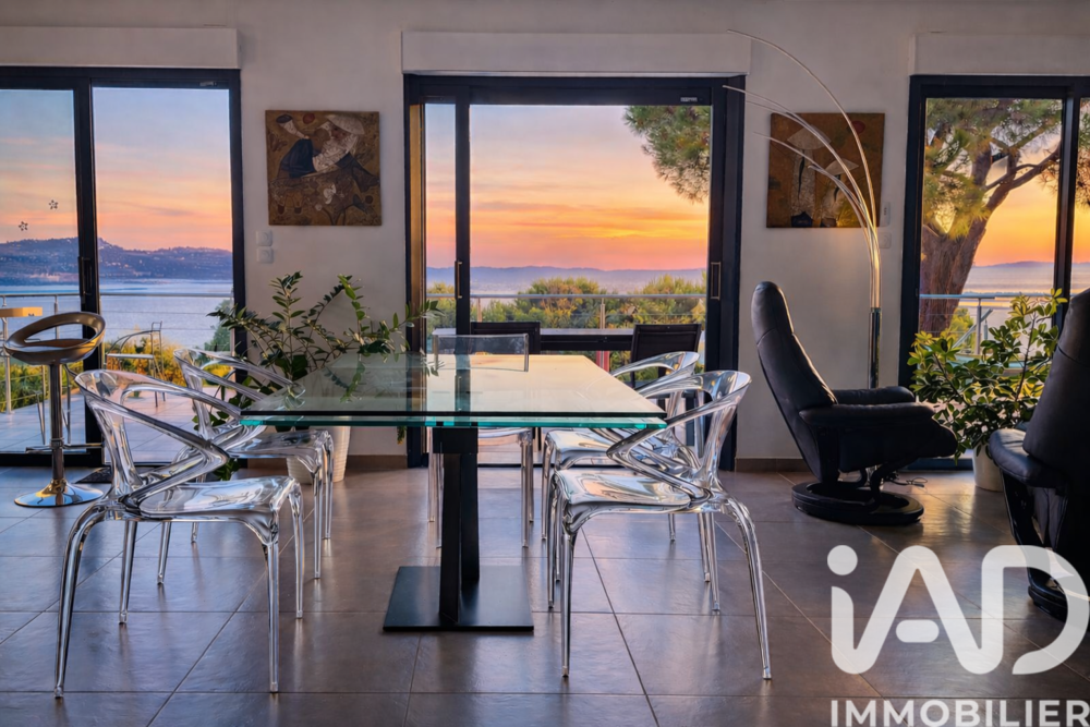 � vendre  Maison Hy�res (83400)