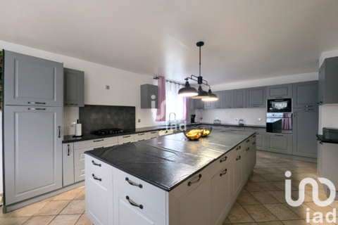   Vente Maison traditionnelle 7 pi�ces Maison - 7 pi�ce(s) - 215 m�