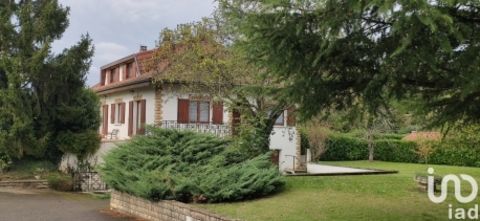   Vente Maison traditionnelle 8 pi�ces Maison - 8 pi�ce(s) - 184 m�