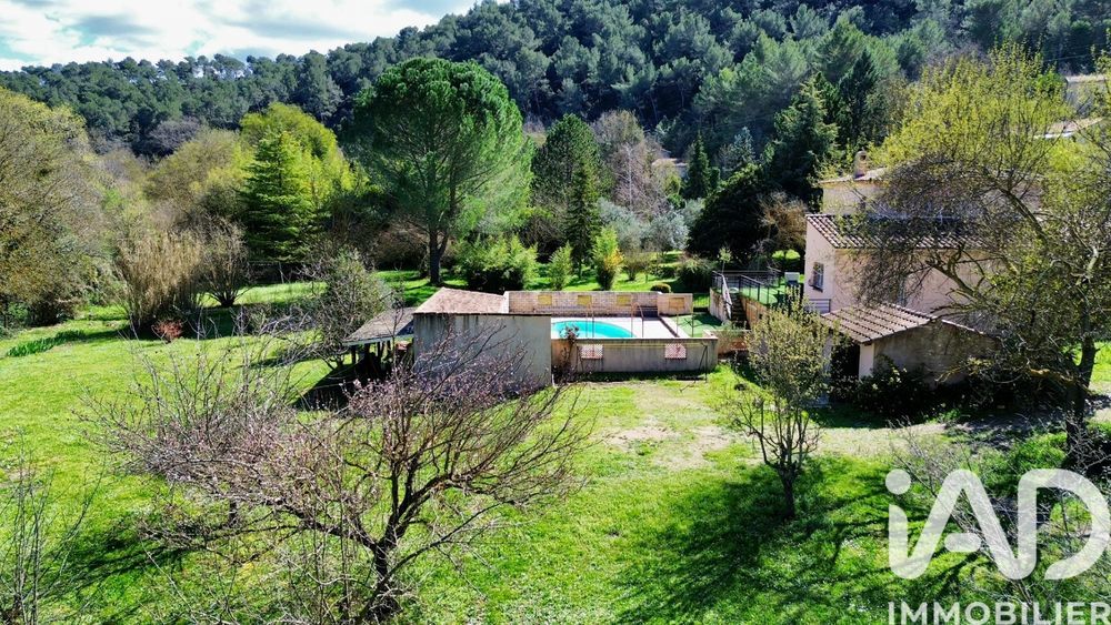 � vendre  Maison Saint-Zacharie (83640)