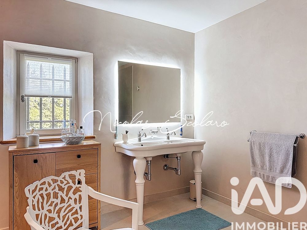 � vendre  Maison Cheval-Blanc (84460)