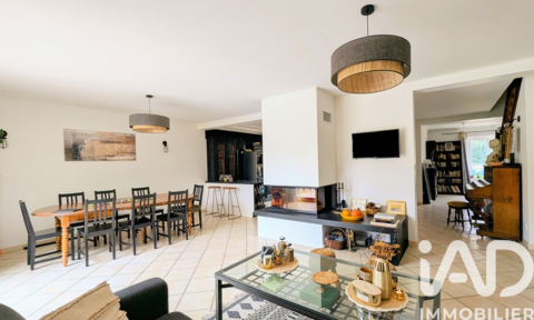   Vente Maison traditionnelle 8 pi�ces Maison - 8 pi�ce(s) - 195 m�