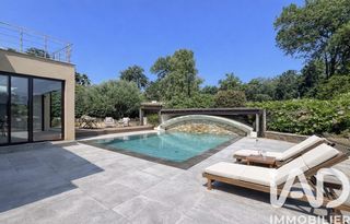  Maison � vendre 9 pi�ces 245 m�