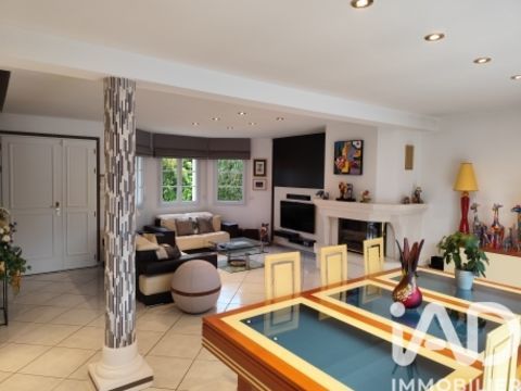   Vente Maison traditionnelle 5 pi�ces Maison - 5 pi�ce(s) - 135 m�