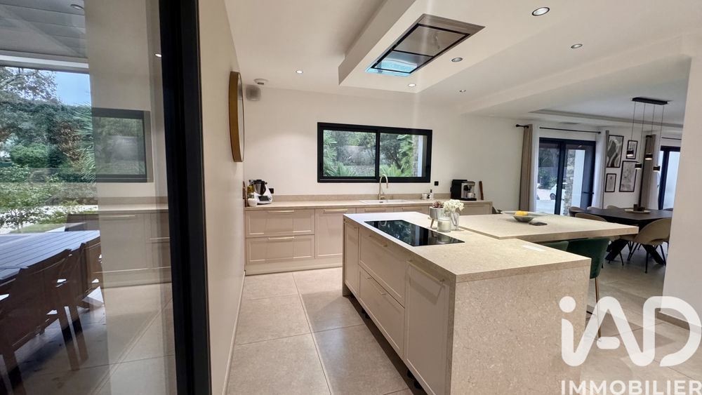 � vendre  Villa Nimes (30900)