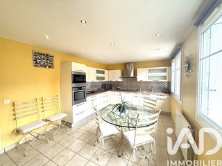  Maison � vendre 6 pi�ces 205 m�