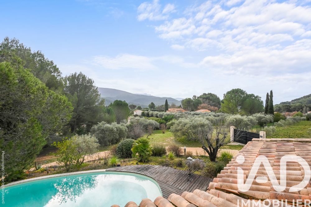 � vendre  Maison Saint-Zacharie (83640)