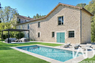  Maison � vendre 10 pi�ces 308 m�