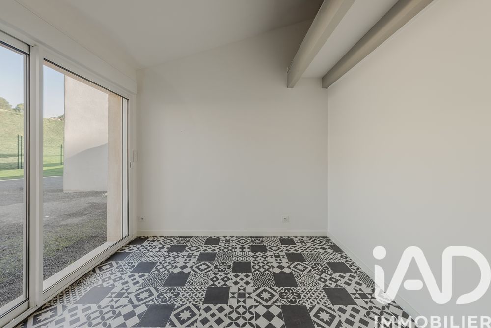 � vendre  Maison �guilles (13510)