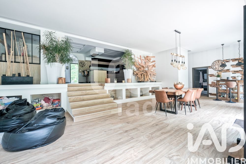 � vendre  Villa Lamorlaye (60260)