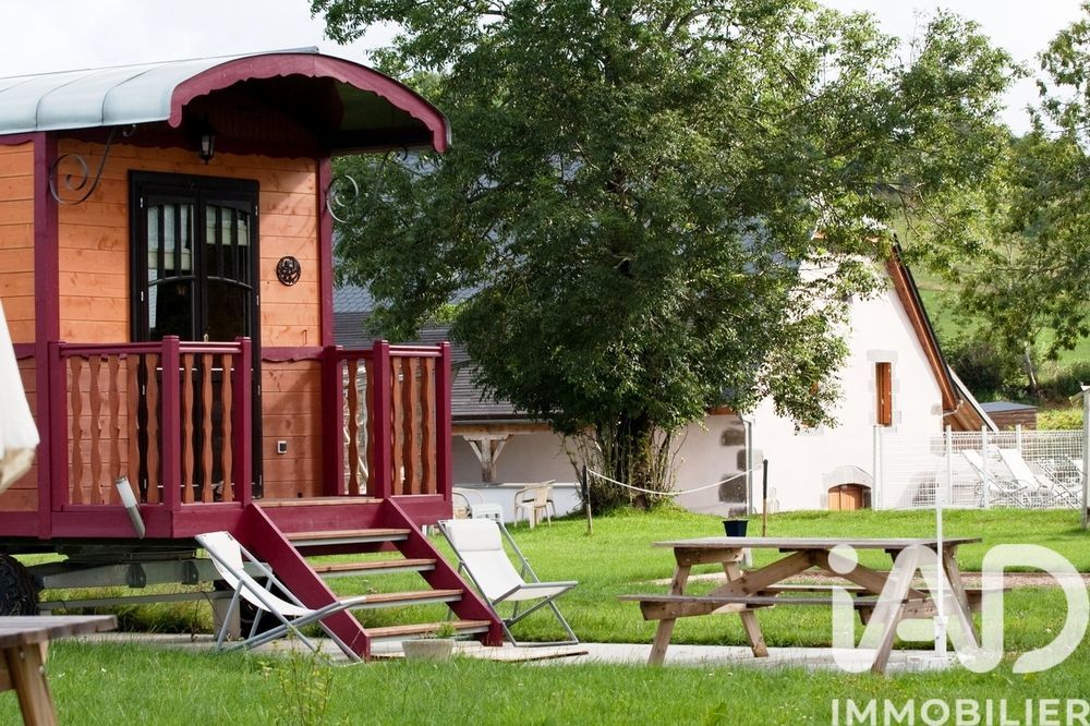 � vendre  Maison Saint-Martin-Valmeroux (15140)