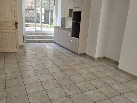   Vente Maison de village 4 pi�ces Maison - 4 pi�ce(s) - 136 m�