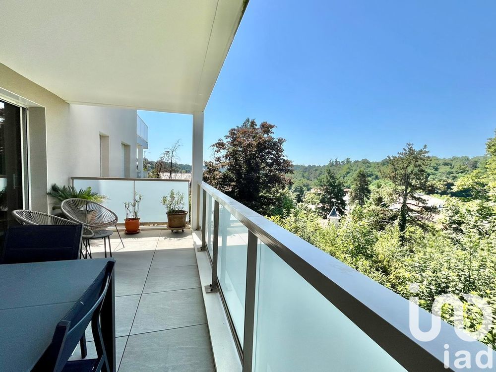 � vendre  Appartement Charbonni�res-les-Bains (69260)