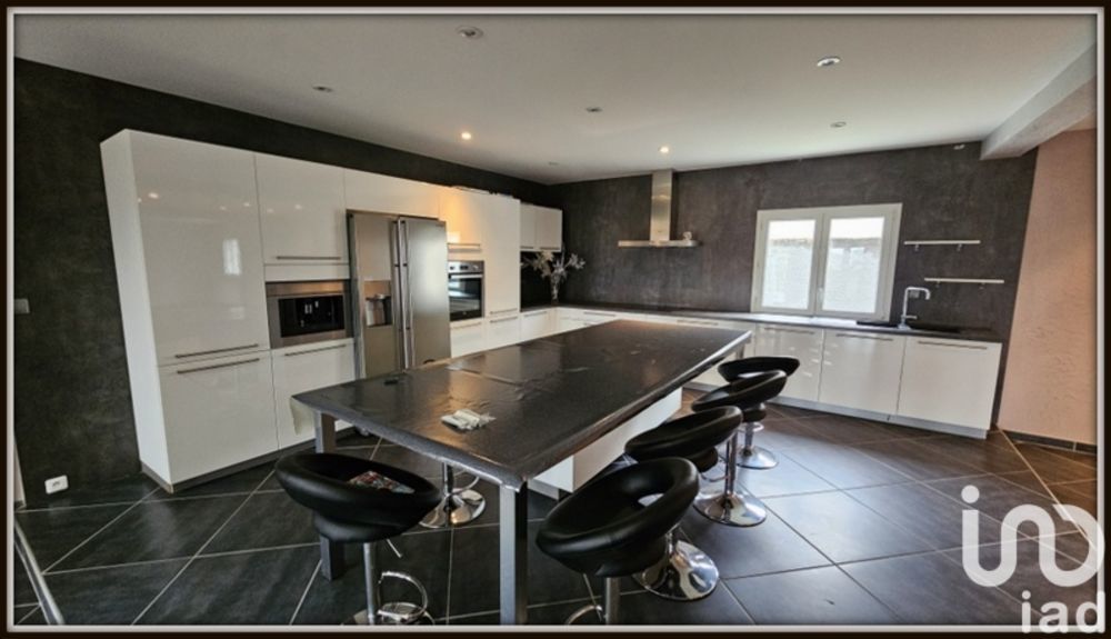 � vendre  Villa Cournon-d'Auvergne (63800)