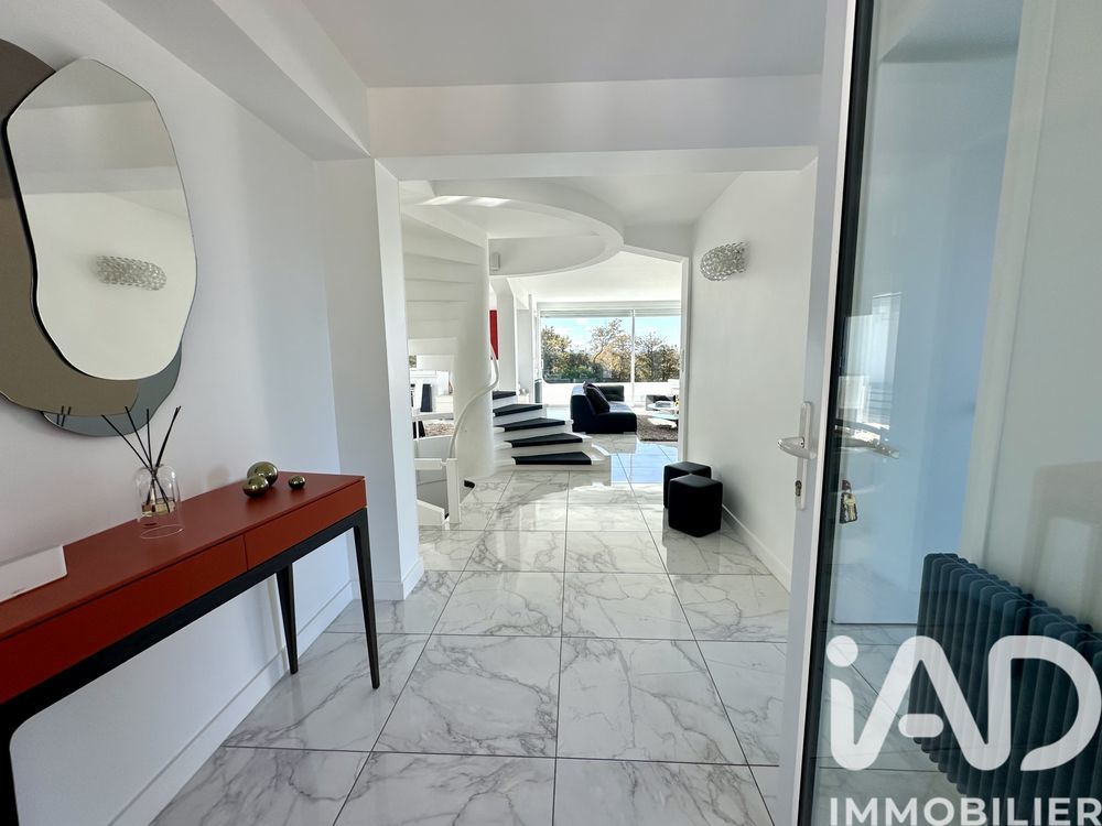 � vendre  Villa Saint-Loubouer (40320)