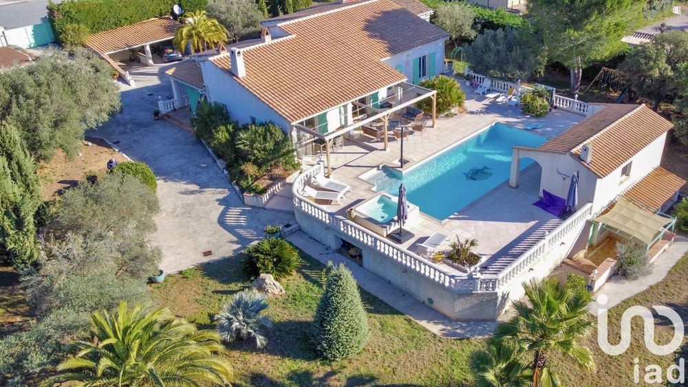 � vendre  Maison Roquebrune-sur-Argens (83520)