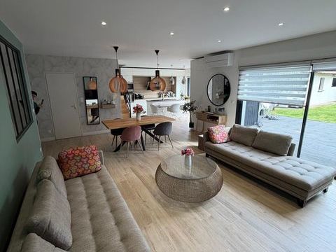   Vente Maison d'architecte 7 pi�ces Villa - 7 pi�ce(s) - 150 m�