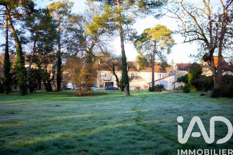   Vente Demeure 9 pi�ces Maison - 9 pi�ce(s) - 230 m�