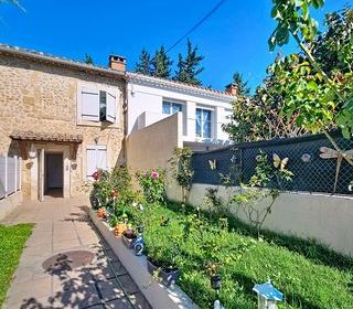  Immeuble � vendre 220 m�