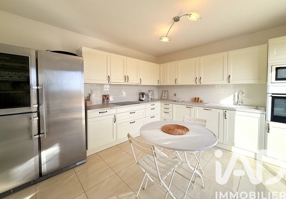 � vendre  Appartement Hy�res (83400)