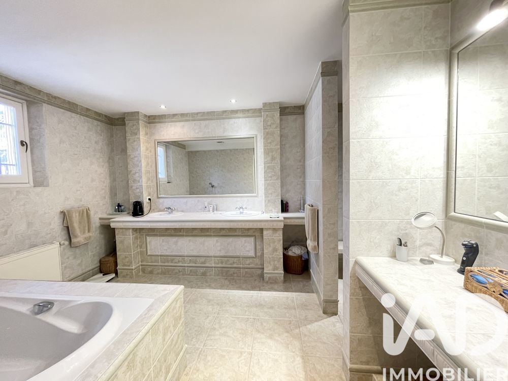 � vendre  Maison Roquefort-les-Pins (06330)