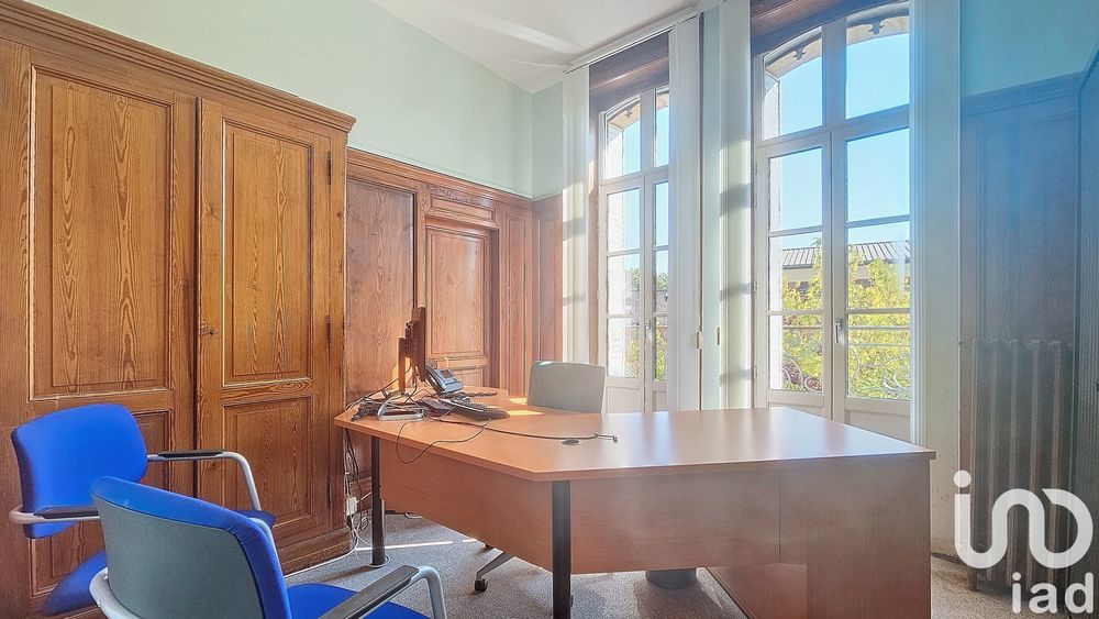 � vendre  Propri�t�/ch�teau Moulins (03000)