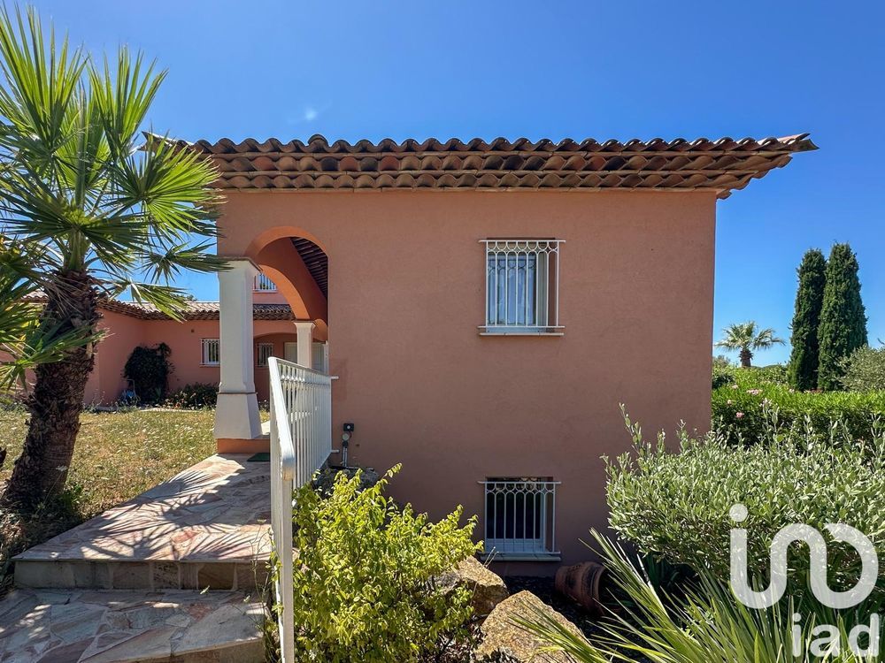 � vendre  Villa Roquebrune-sur-Argens (83520)